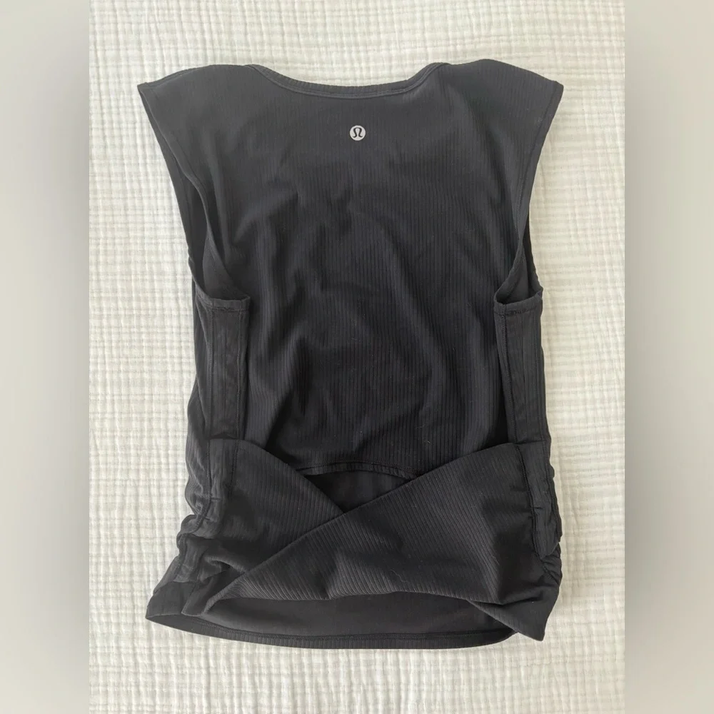 LULULEMON Black Ribbed Sleeveless Tank Top Black - Sz 6 - Picture 2 of 2